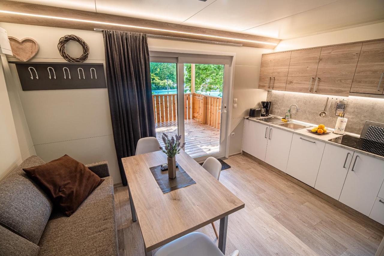 Premium Mobile Tree House With Thermal Riviera Tickets Чатеж об Сави Екстериор снимка